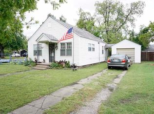 1229 Cedar St, Perry, OK 73077