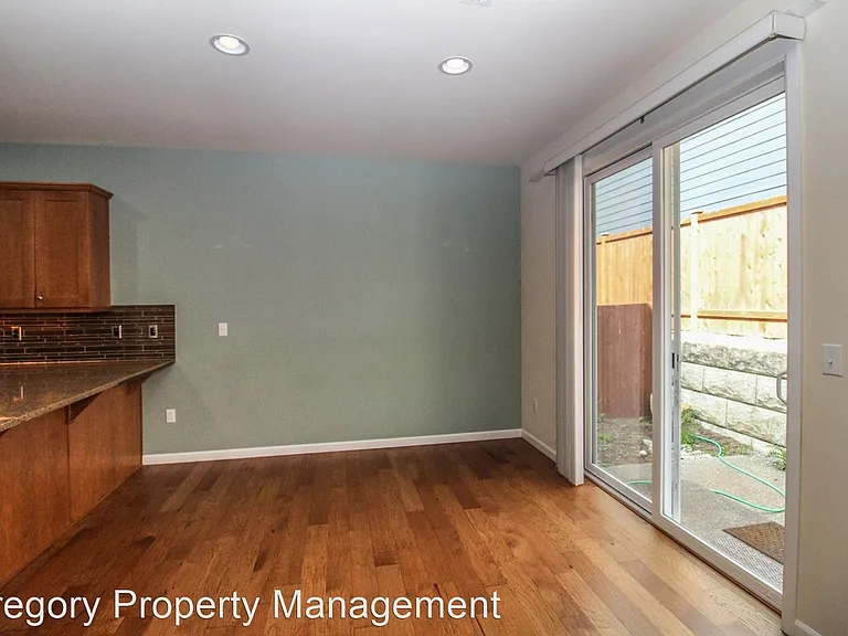 19523 33rd Dr SE — Photo 20