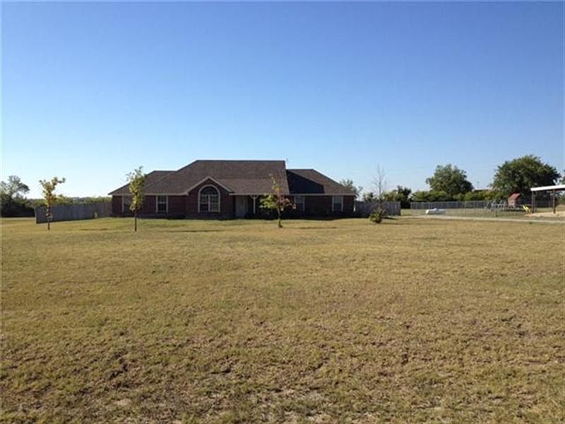 1st image of 102 Tiger Ln