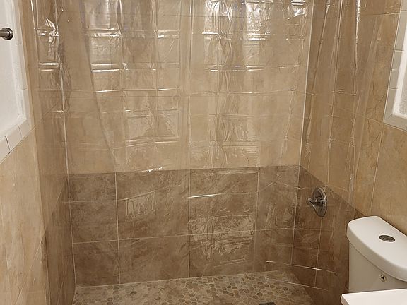 4th image of 1 2400nw #22COURTAPTO-6