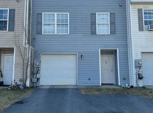 121 Topaz Ln, Inwood, WV 25428