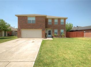 204 Oaklawn Dr, Ponder, TX 76259