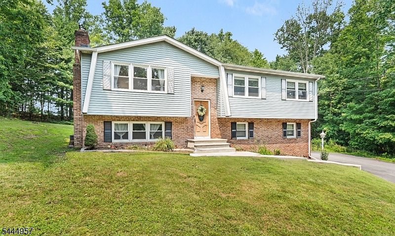 1st image of 18 Smith Rd