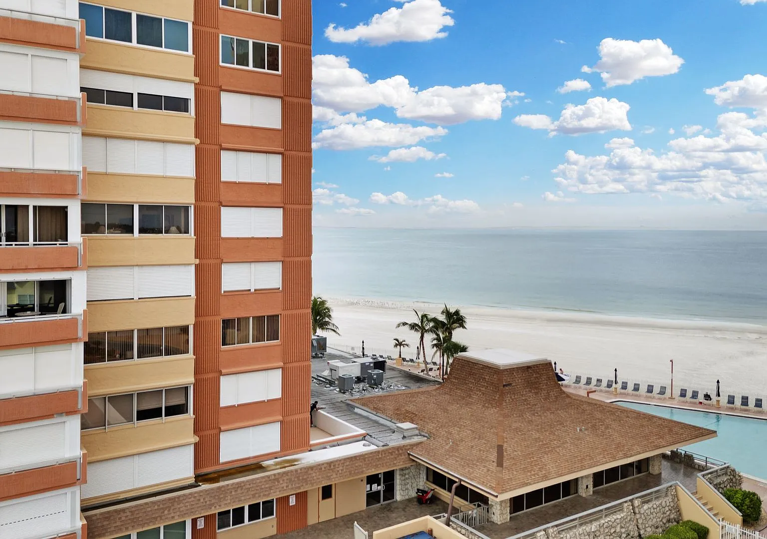 Spacious 2-Bedroom Waterfront Condo in Redington Shores Long-Term Rental! — Photo 2