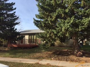 515 Wayside Dr, Rapid City, SD 57702