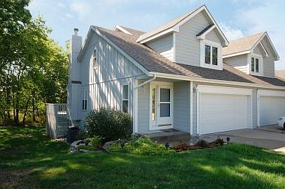 3rd image of 8227 N Revere Ct