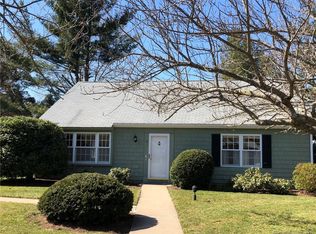 13 Thelbridge St, Madison, CT 06443