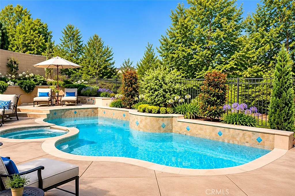 4 bed, 3100 sqft, $9,495 — Photo 2