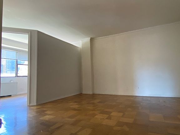 3rd image of 310 W 55th St #19D