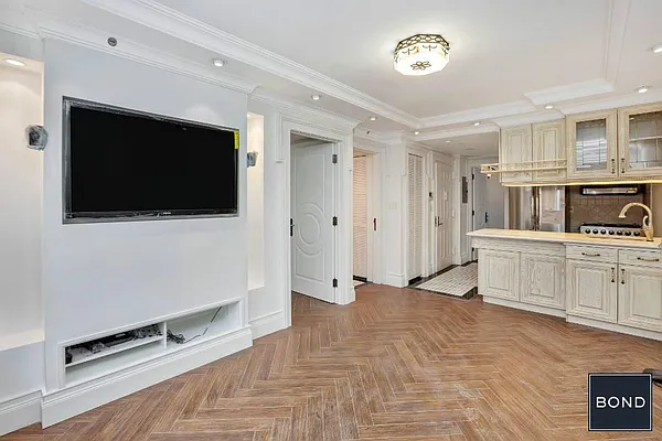 Rented by Bond New York | media 11