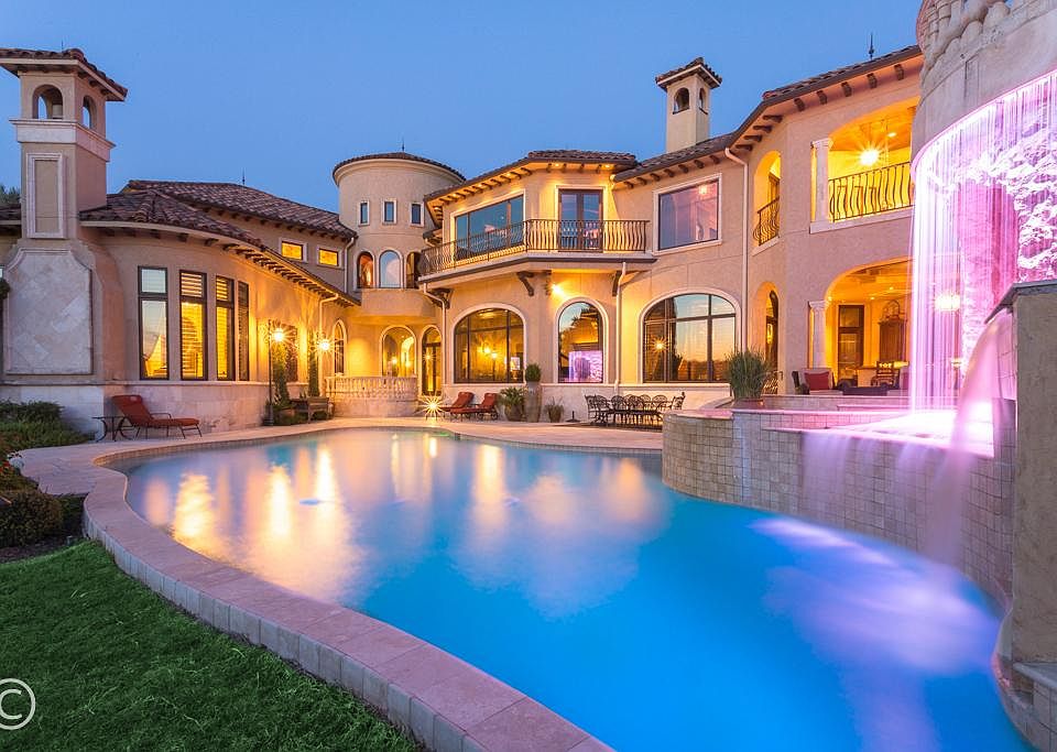 1st image of 7 Grand Manor Ct