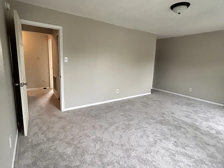 2219 Summer Breeze Way — Photo 8