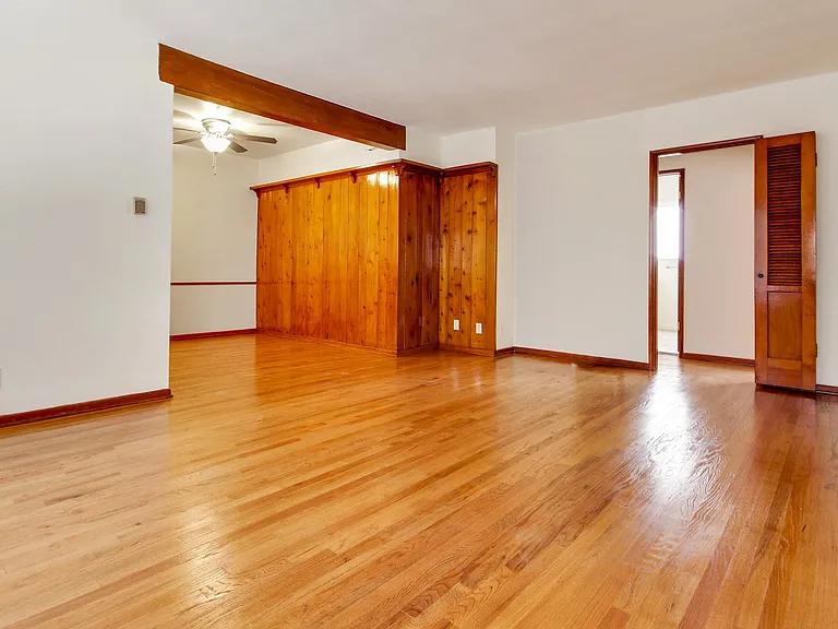 12224-34 Chandler Blvd — Photo 32