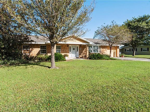 3rd image of 425 Sunshine Dr