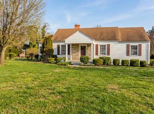 439 Peach St, Chatham, VA 24531