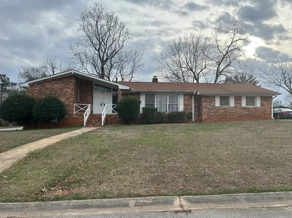 6855 Charles Dr, Morrow, GA 30260