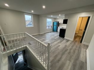 239 Rosslyn Ave N #2, Hamilton, ON