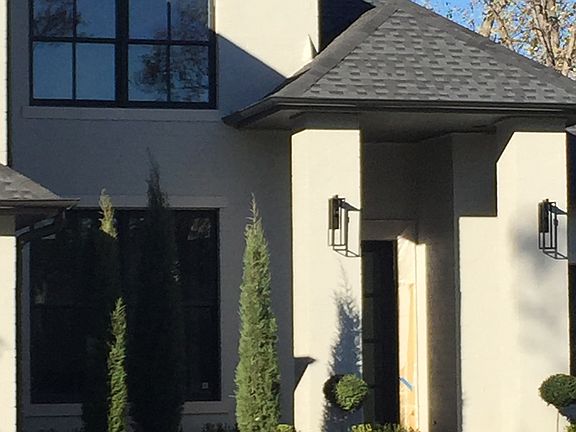 2nd image of 1717 Guilford Ln