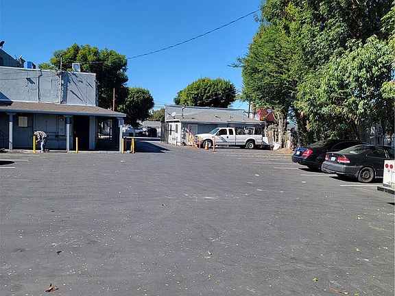 2nd image of 1702 N Long Beach Blvd