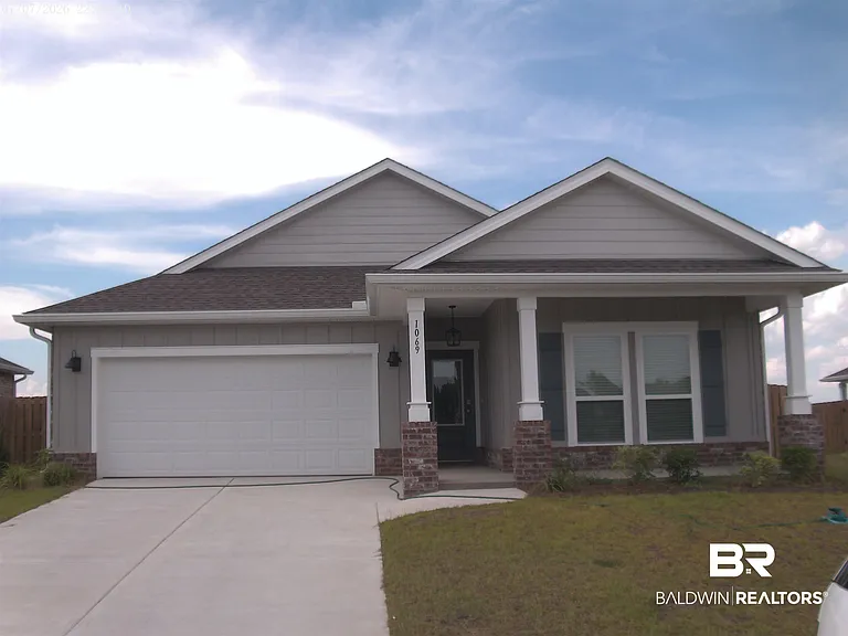 1069 Hayward Loop — Photo 1