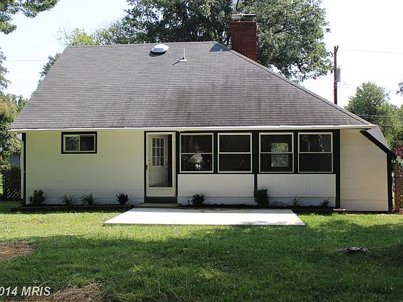 4th image of 527 Calvin Ln
