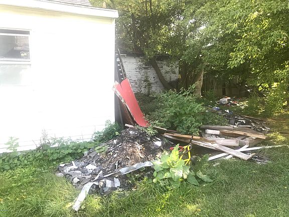 4th image of 64 Euclid Ave