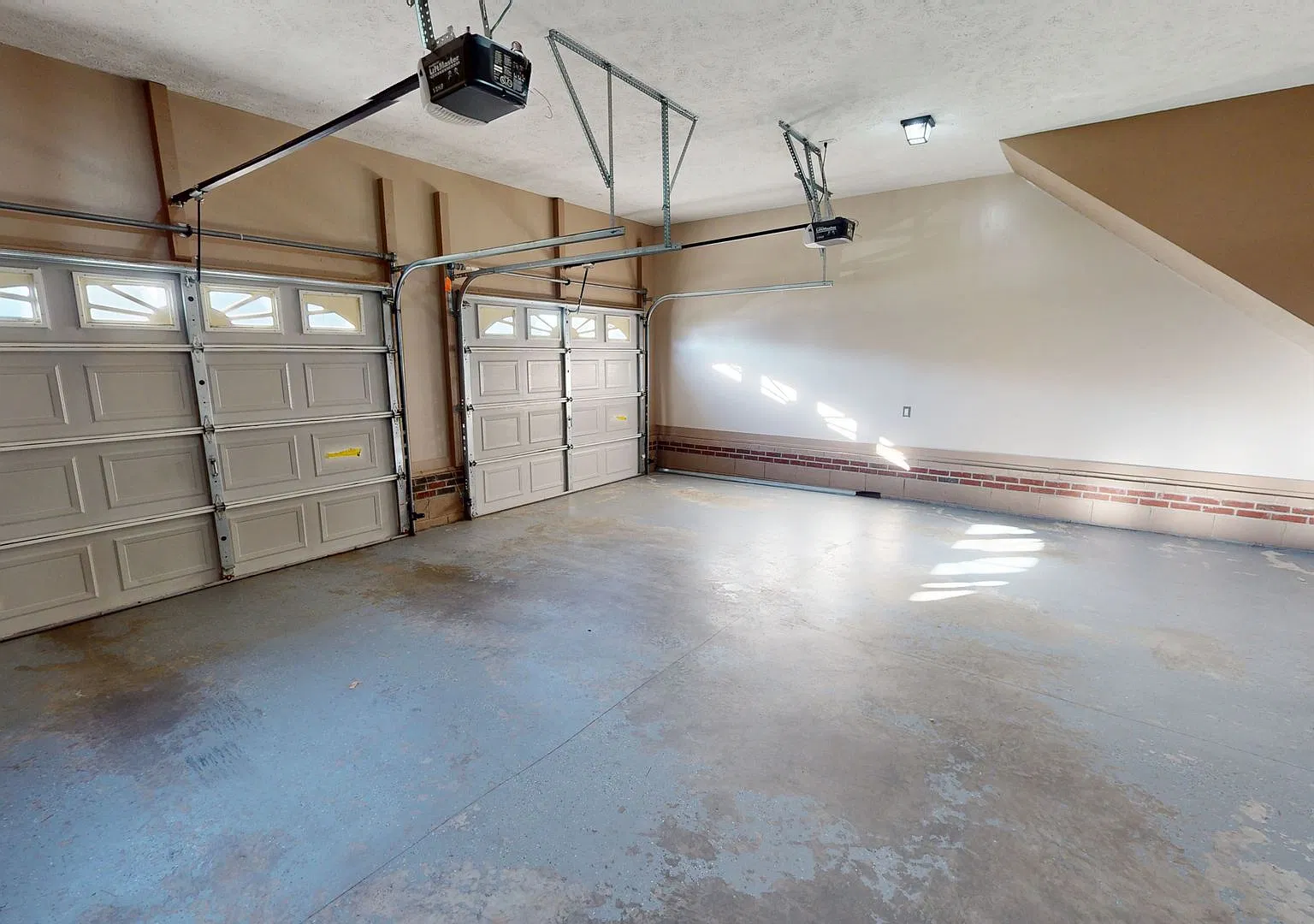 Updated Ranch w/ Bonus in Hope Mills! — Photo 2