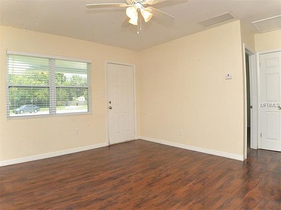 3rd image of 6009 Pierce Dr NE