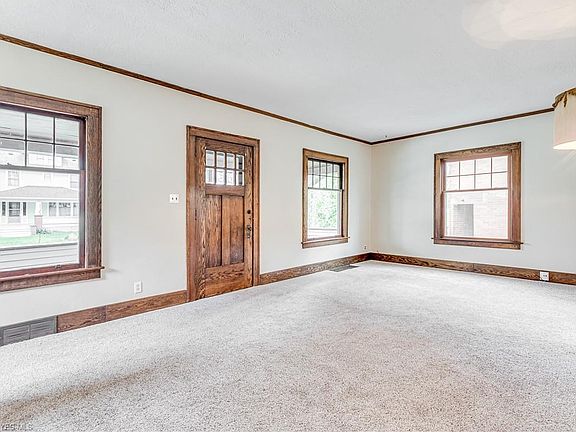 3rd image of 234 Tudor Ave