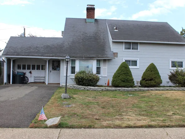 248 Twin Lane E, Wantagh, NY 11793