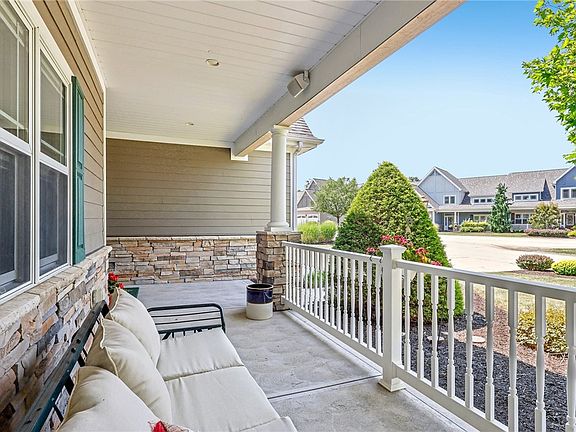 3rd image of 4729 Shirley Ln