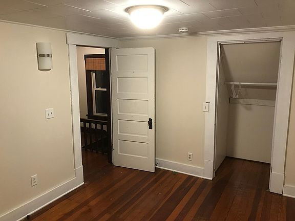 2nd image of 545 Vine St