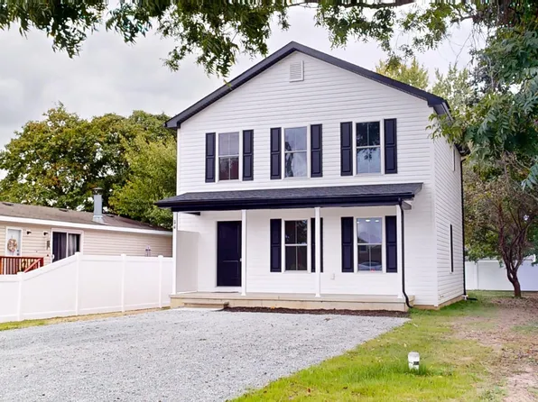 98 W Commerce St, Clayton, DE 19938