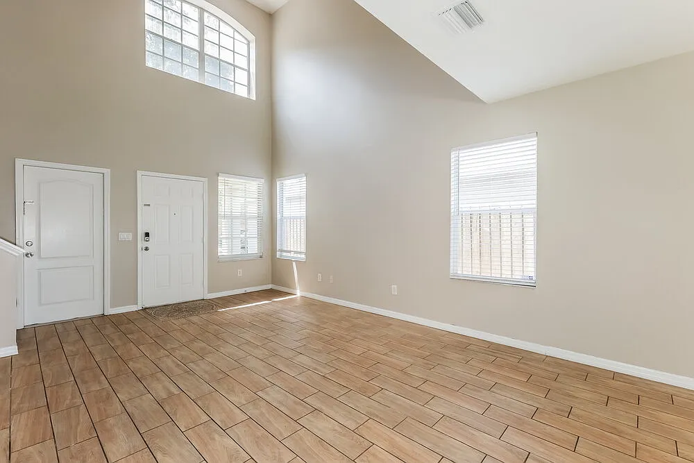 4 bed, 2.0 bath, 1754 sqft, $2,580 — Photo 4