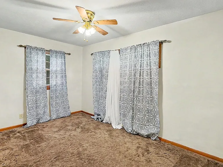 806 N Arapaho Ave — Photo 7