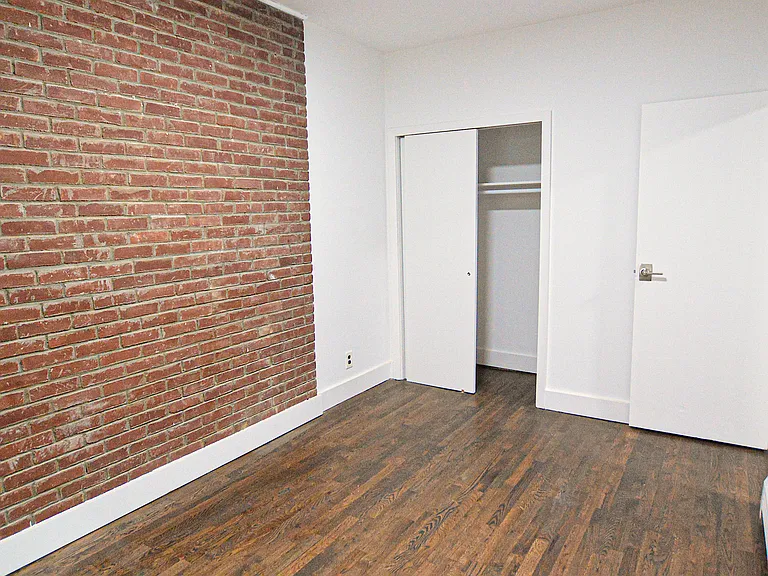 315 W 29th St #1B — Photo 3