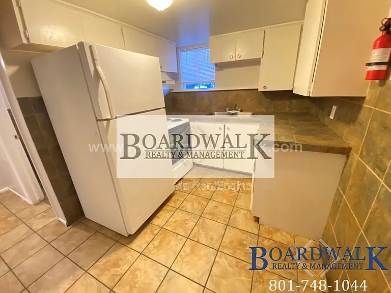 2527 E Valley View Ave #4 — Photo 6