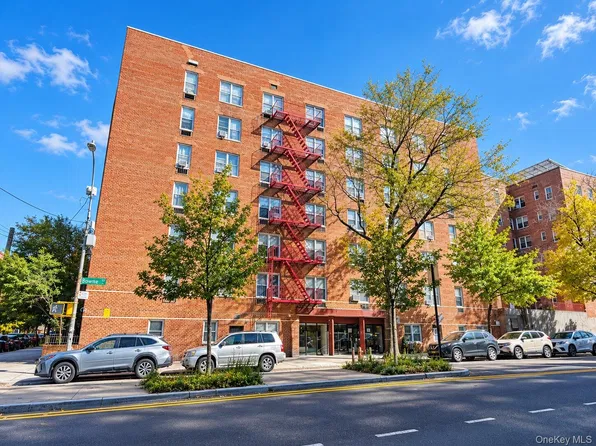 4107 Bowne Street #5N, Flushing, NY 11355