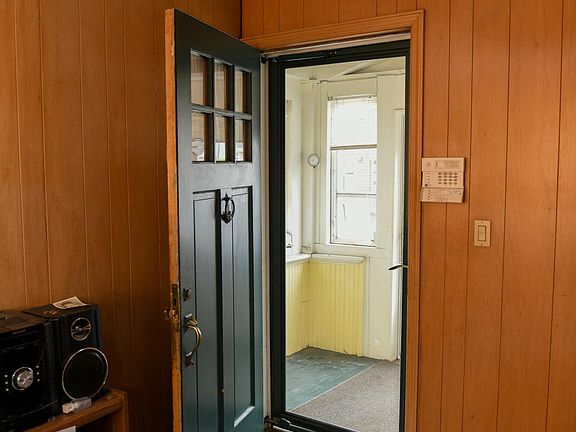 3rd image of 209 Dickie Ave