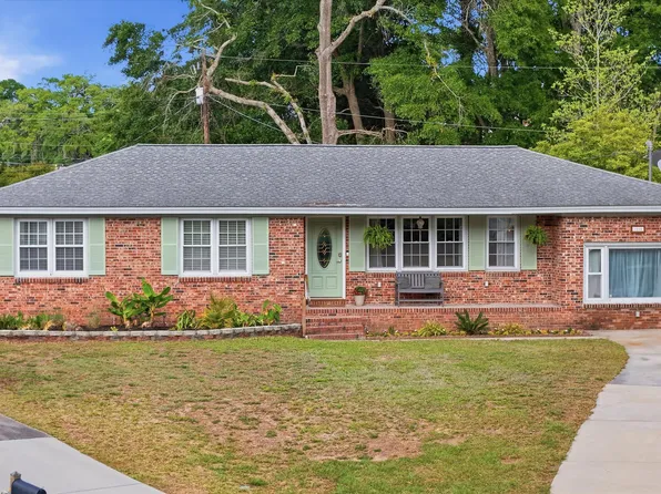 1246 Honeysuckle Ln, Charleston, SC 29412