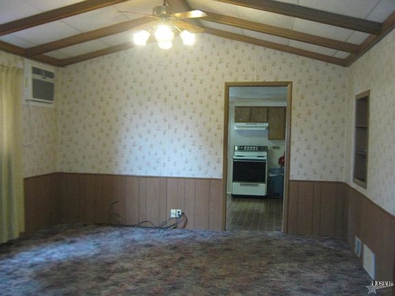 4th image of 3185 W Market St