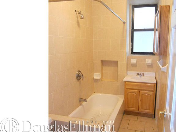 4th image of 260 Convent Ave APT 26