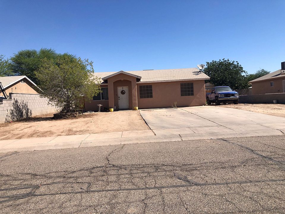 1st image of 156 E El Chamizal St
