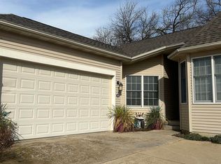 313 Boulder Crk, Chatham, IL