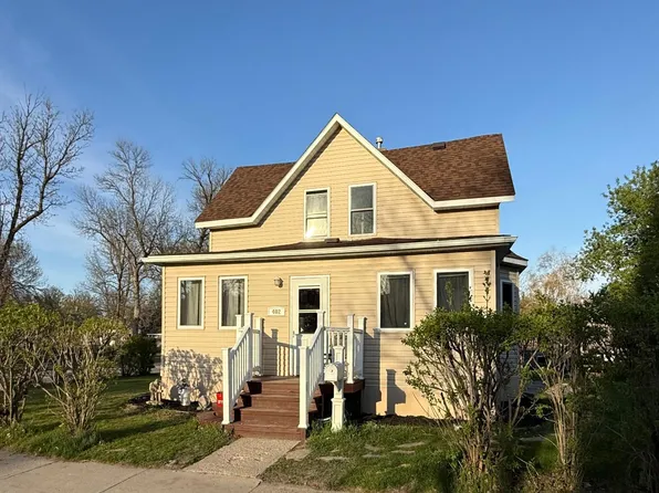 402 Saint Paul Ave S, Thief River Falls, MN 56701