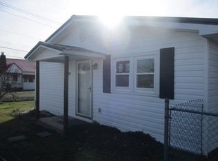 49 1st St, Louisa, KY 41230