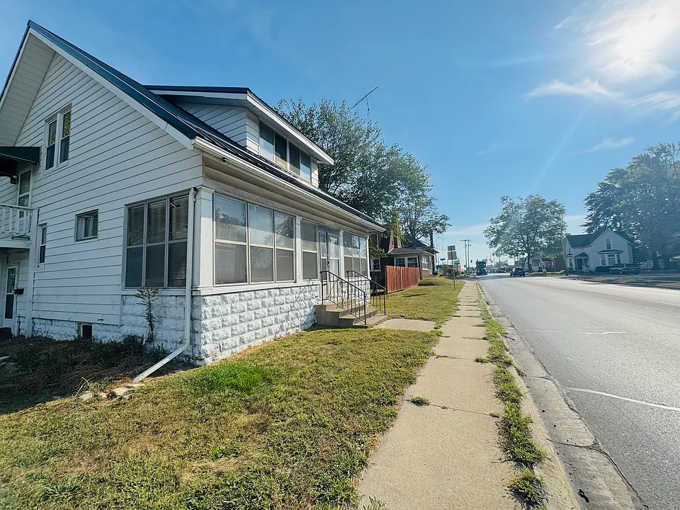 215 E Winona Ave #A
