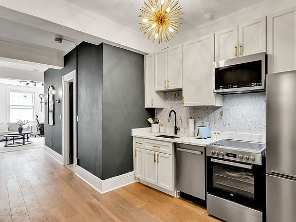 2nd image of 21 Beacon St APT 8G