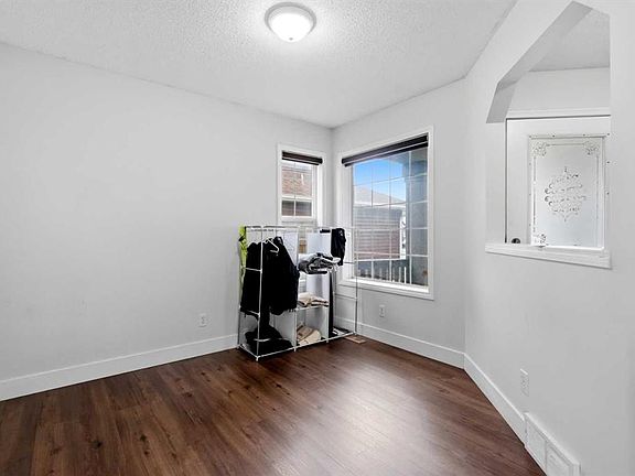 2nd image of 6 S Taralea Pl NE