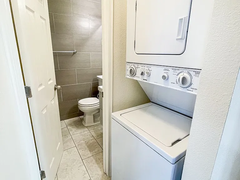2207 N St — Photo 5